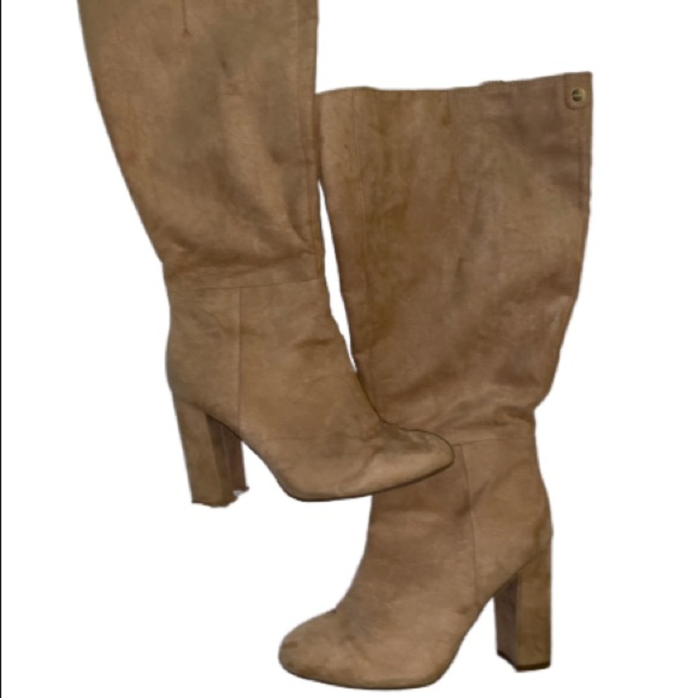 Suede boots